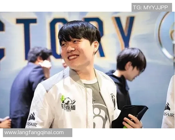 英雄联盟S15赛季FPX战队的辉煌历程与突破之路全景回顾